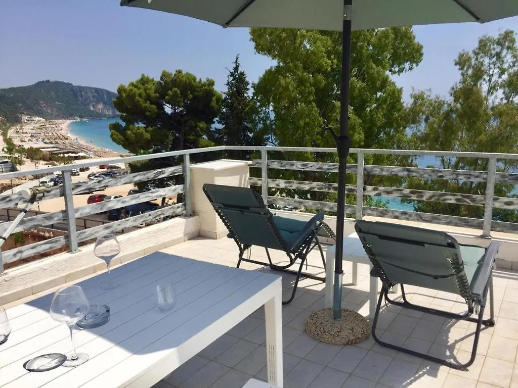 Seafront Apartment With Private Terrace Dhërmi